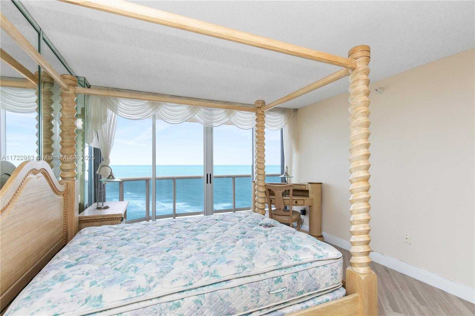 Small Image of 16711 #2104, Sunny Isles Beach Number 25