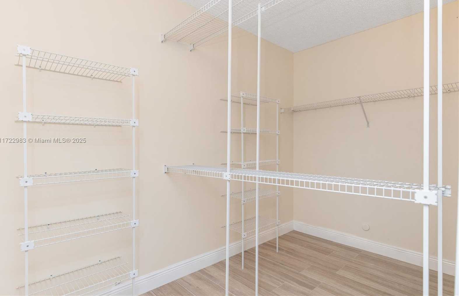 Small Image of 16711 #2104, Sunny Isles Beach Number 26