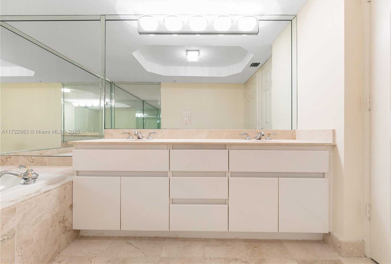 Small Image of 16711 #2104, Sunny Isles Beach Number 29