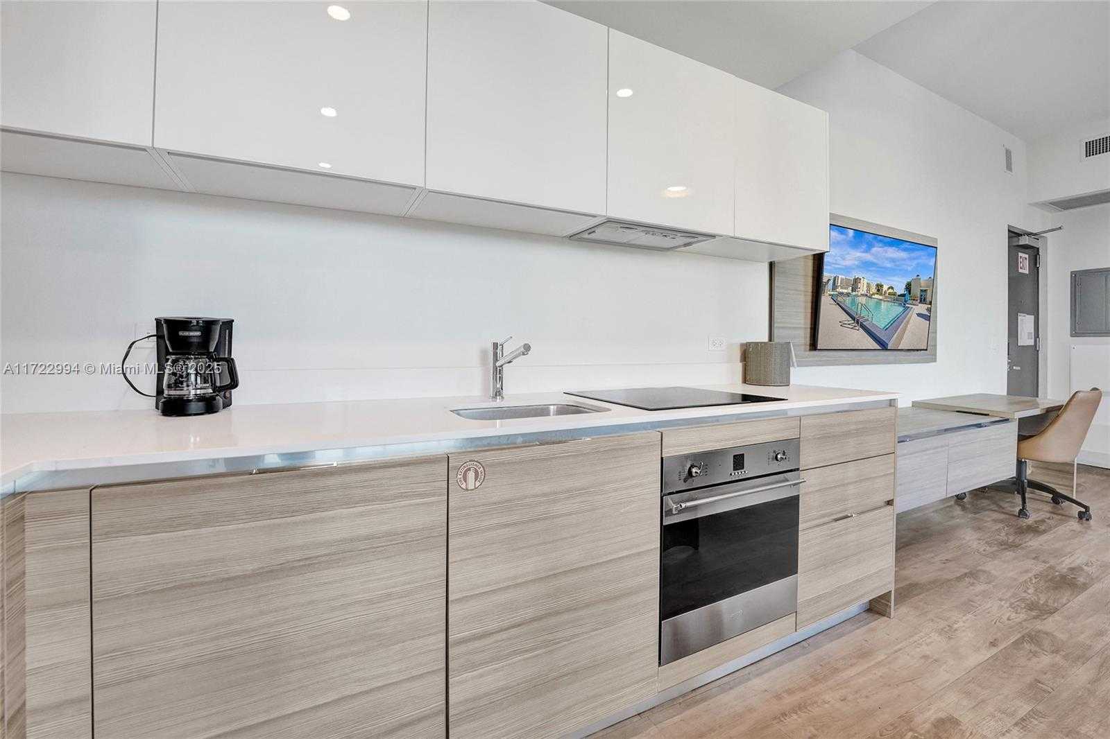 Small Image of 777 NORTH OCEAN DR #N235, Hollywood Number 2