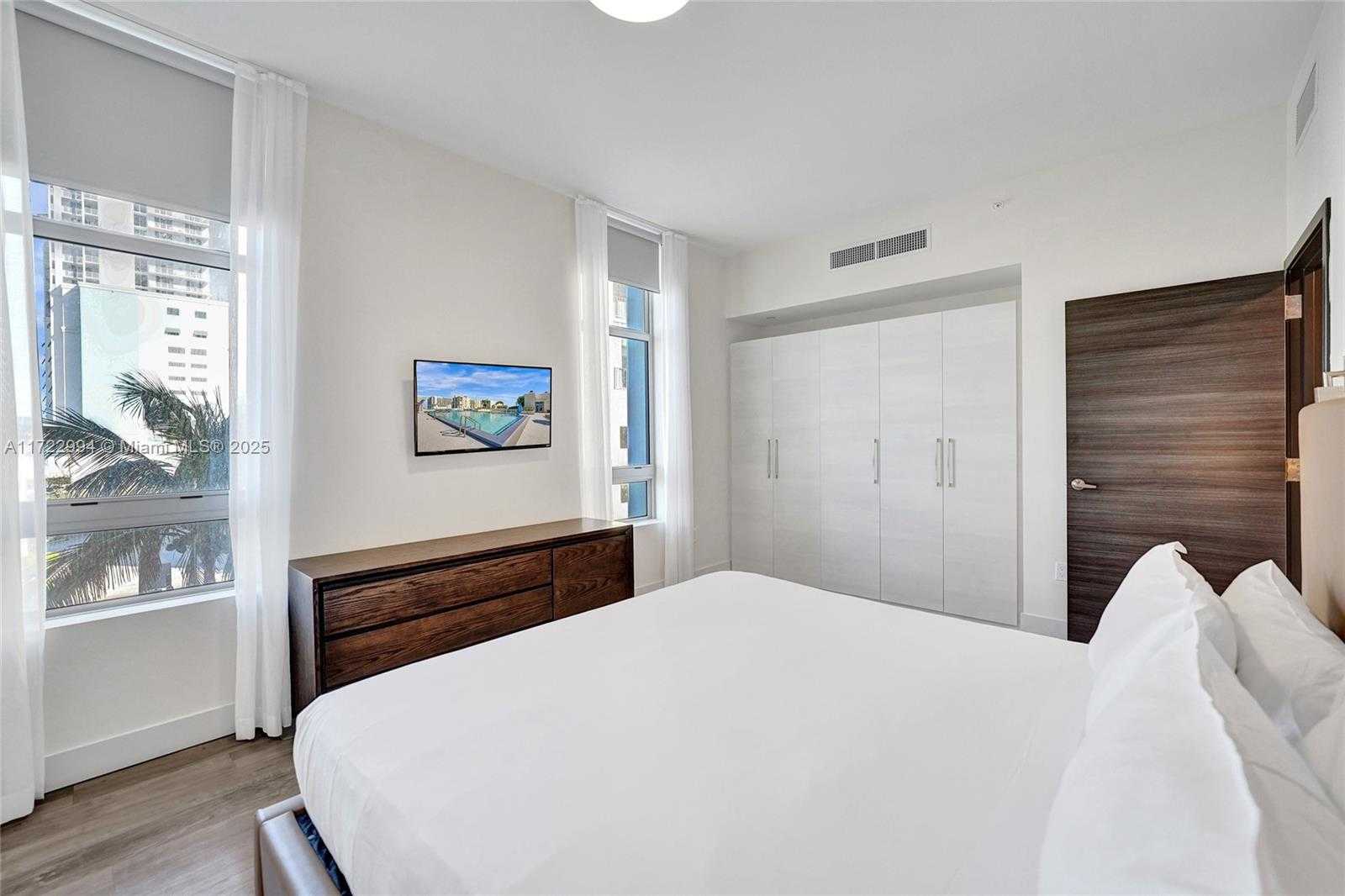 Small Image of 777 NORTH OCEAN DR #N235, Hollywood Number 49