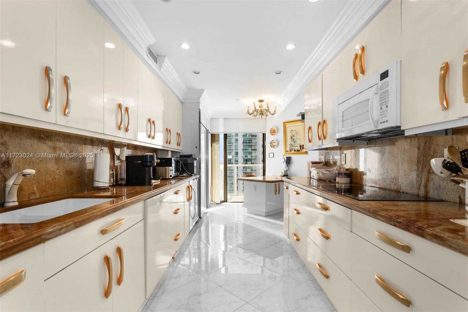 Small Image of 19500 TURNBERRY WAY #9D, Aventura Number 11