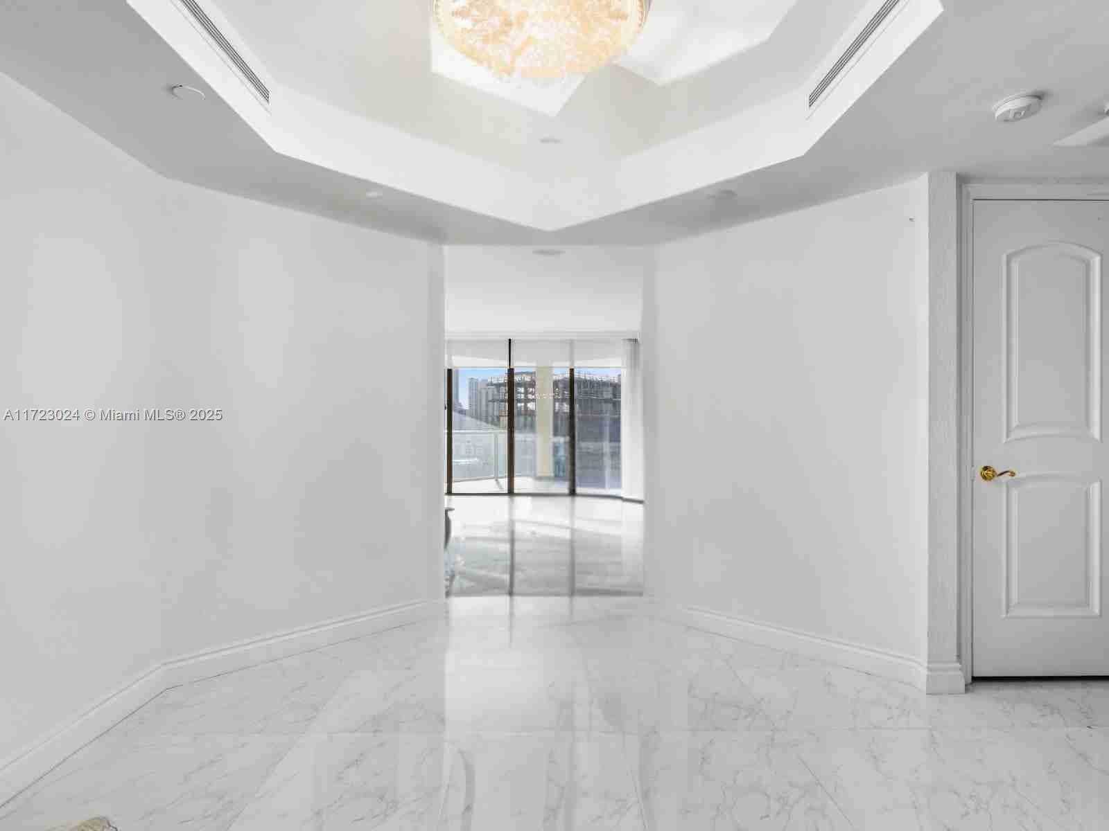 Small Image of 19500 TURNBERRY WAY #9D, Aventura Number 12