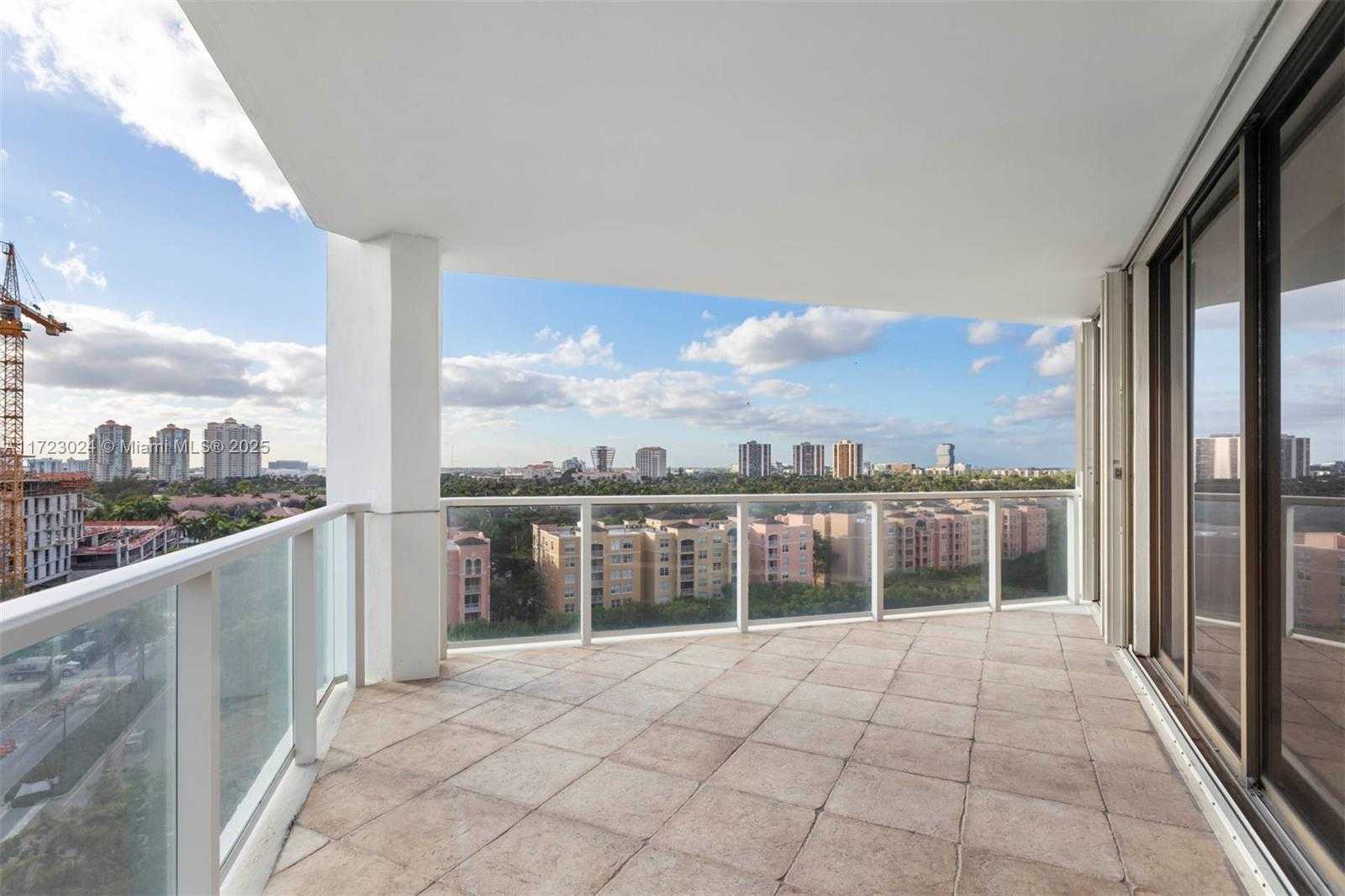 Small Image of 19500 TURNBERRY WAY #9D, Aventura Number 18