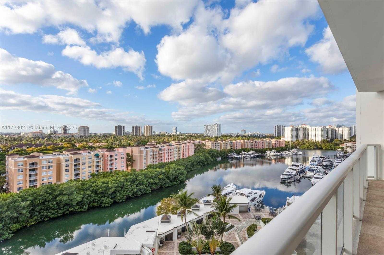 Small Image of 19500 TURNBERRY WAY #9D, Aventura Number 2