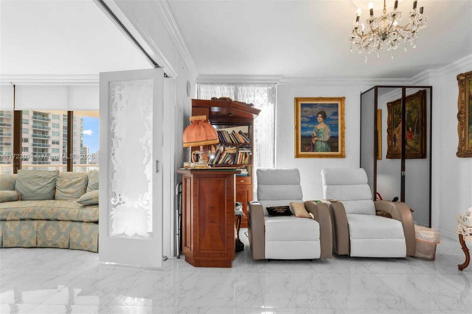 Small Image of 19500 TURNBERRY WAY #9D, Aventura Number 23