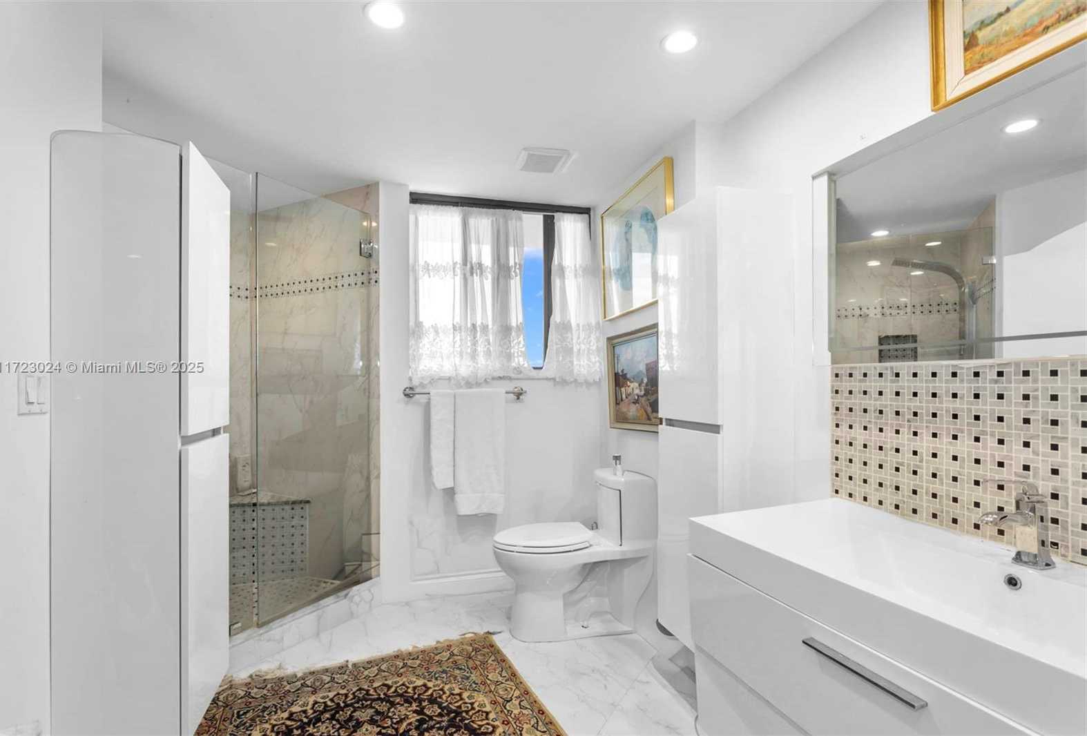 Small Image of 19500 TURNBERRY WAY #9D, Aventura Number 24