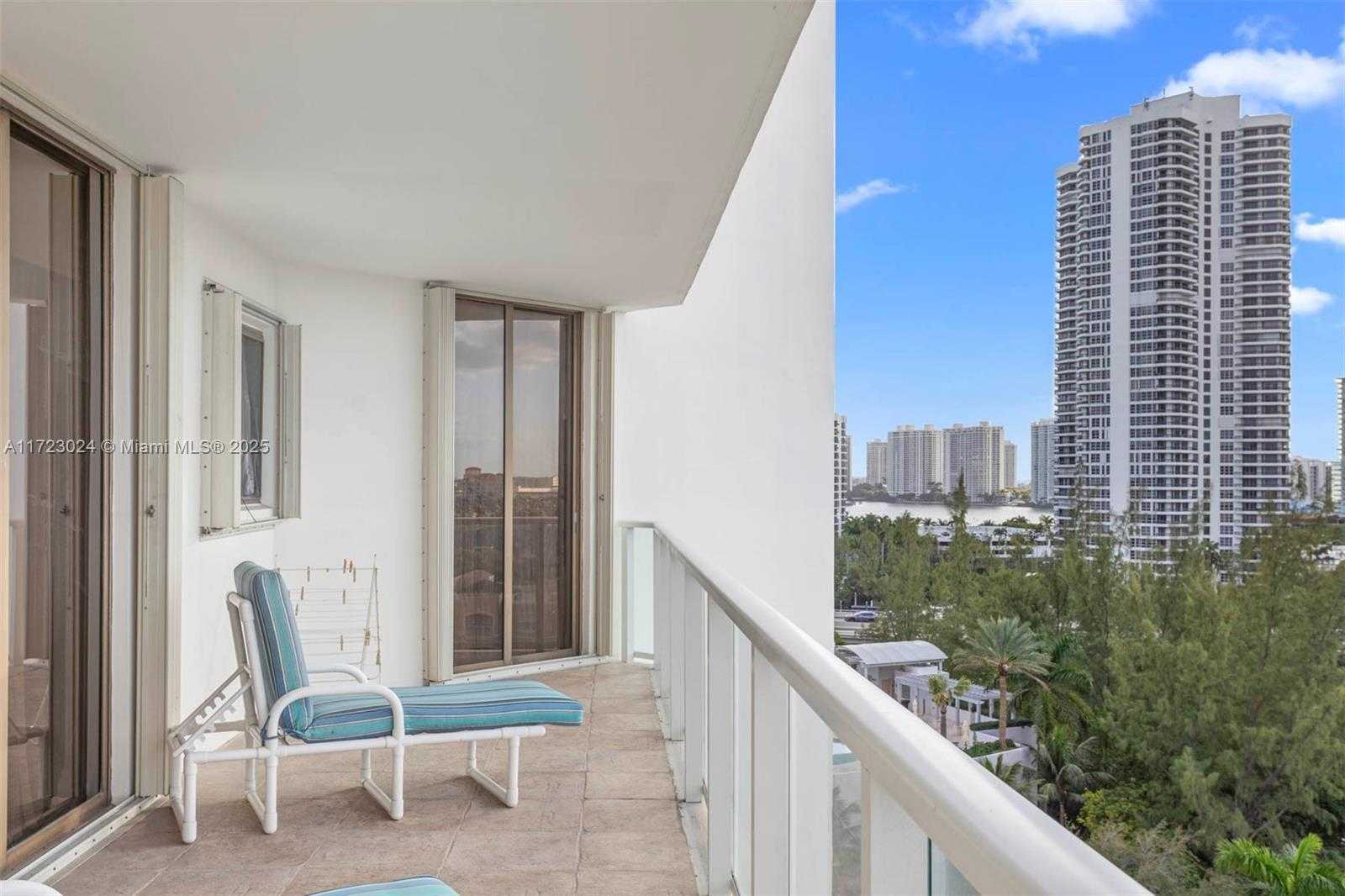 Small Image of 19500 TURNBERRY WAY #9D, Aventura Number 32
