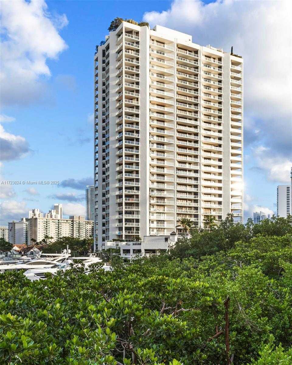 Small Image of 19500 TURNBERRY WAY #9D, Aventura Number 33
