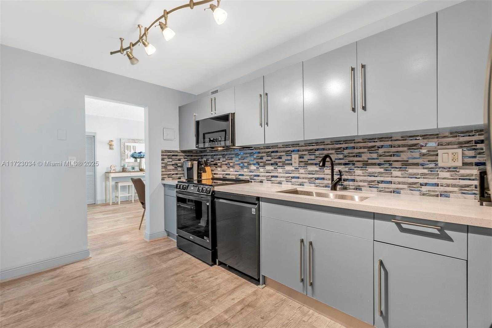 Small Image of 3000 SOUTH OCEAN DR #1122, Hollywood Number 8