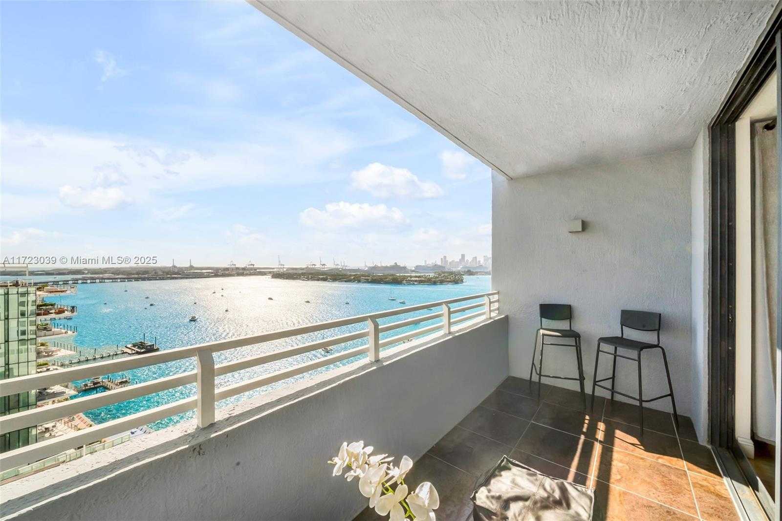 Small Image of 1330 WEST AVE #1904, Miami Beach Number 2