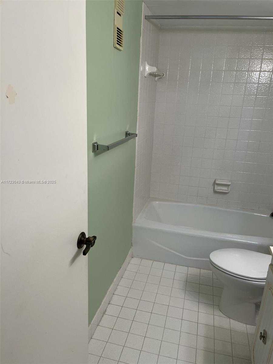 Small Image of 3930 INVERRARY #506-D, Lauderhill Number 21
