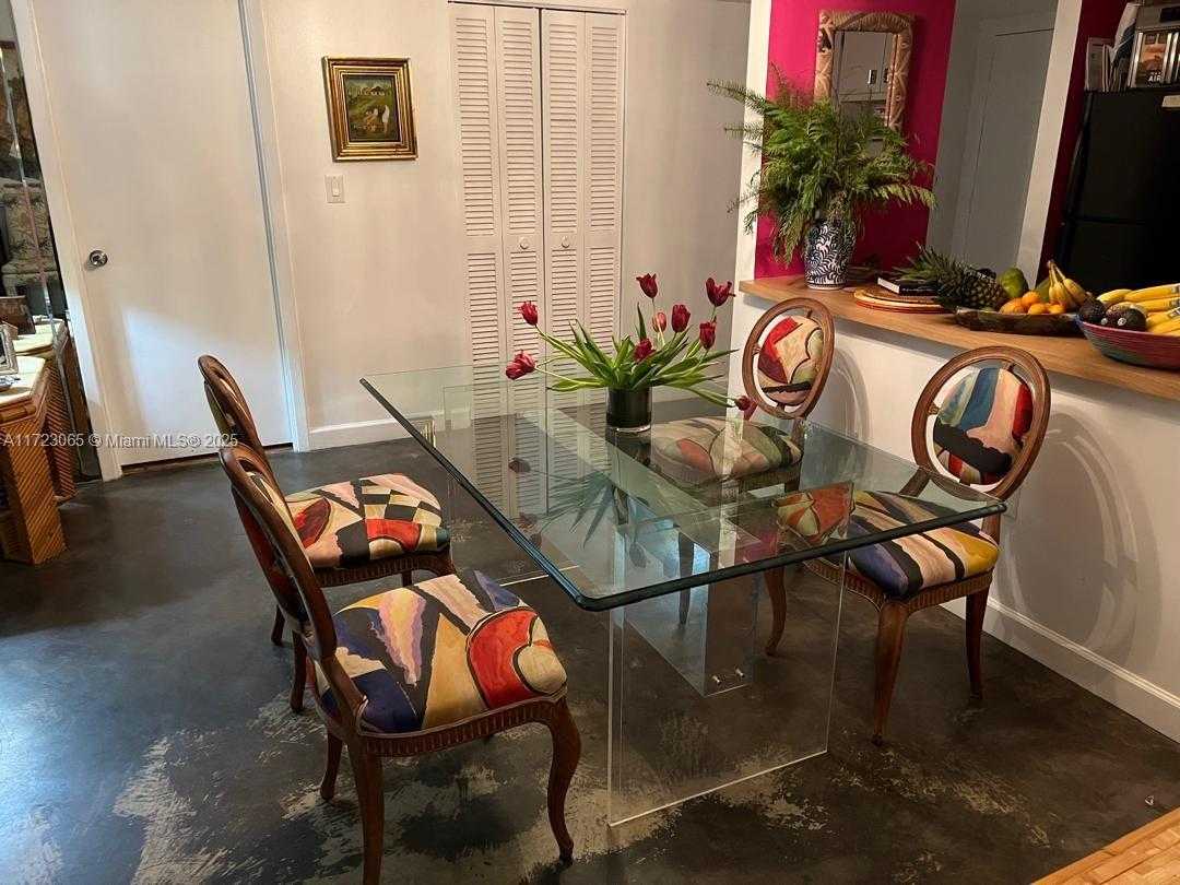 Small Image of 11111 BISCAYNE BLVD #7G, Miami Number 3