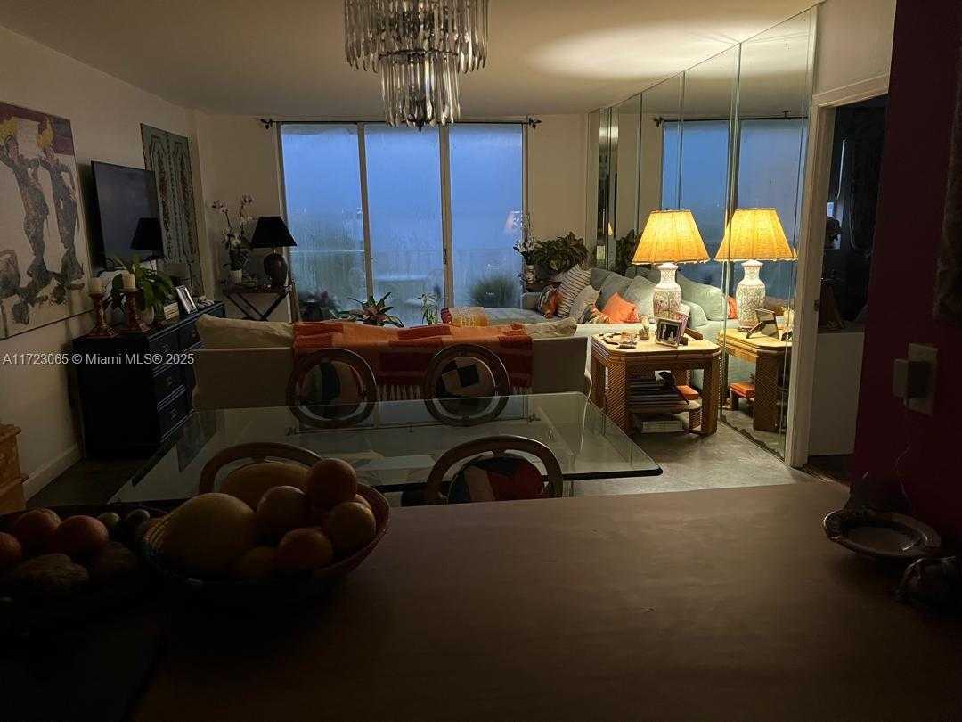 Small Image of 11111 BISCAYNE BLVD #7G, Miami Number 5