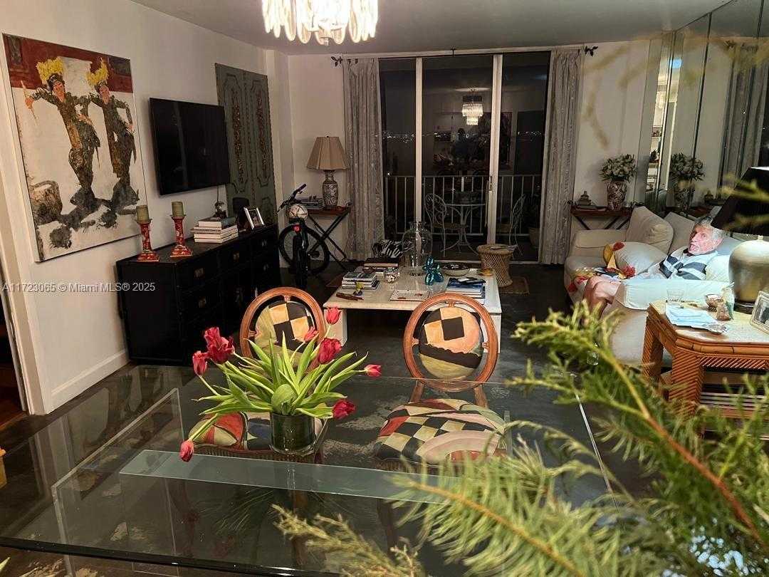 Small Image of 11111 BISCAYNE BLVD #7G, Miami Number 8