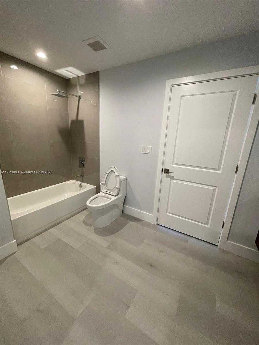 Small Image of 1938 JACKSON ST #301, Hollywood Number 5