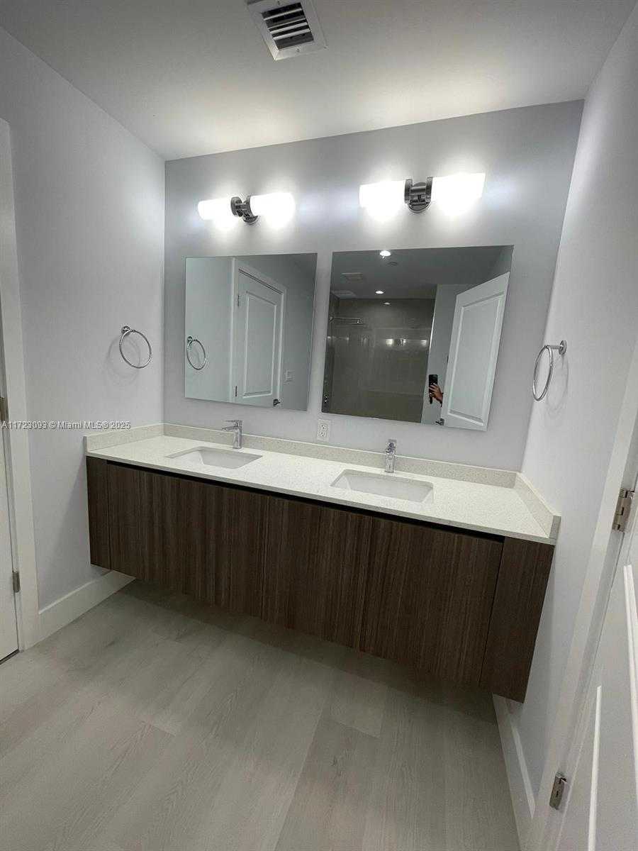 Small Image of 1938 JACKSON ST #301, Hollywood Number 6