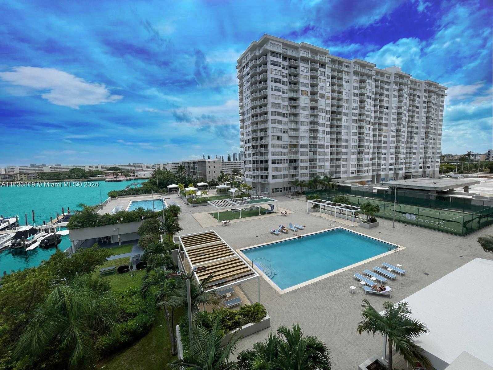 Small Image of 18081 BISCAYNE BLVD #505, Aventura Number 17