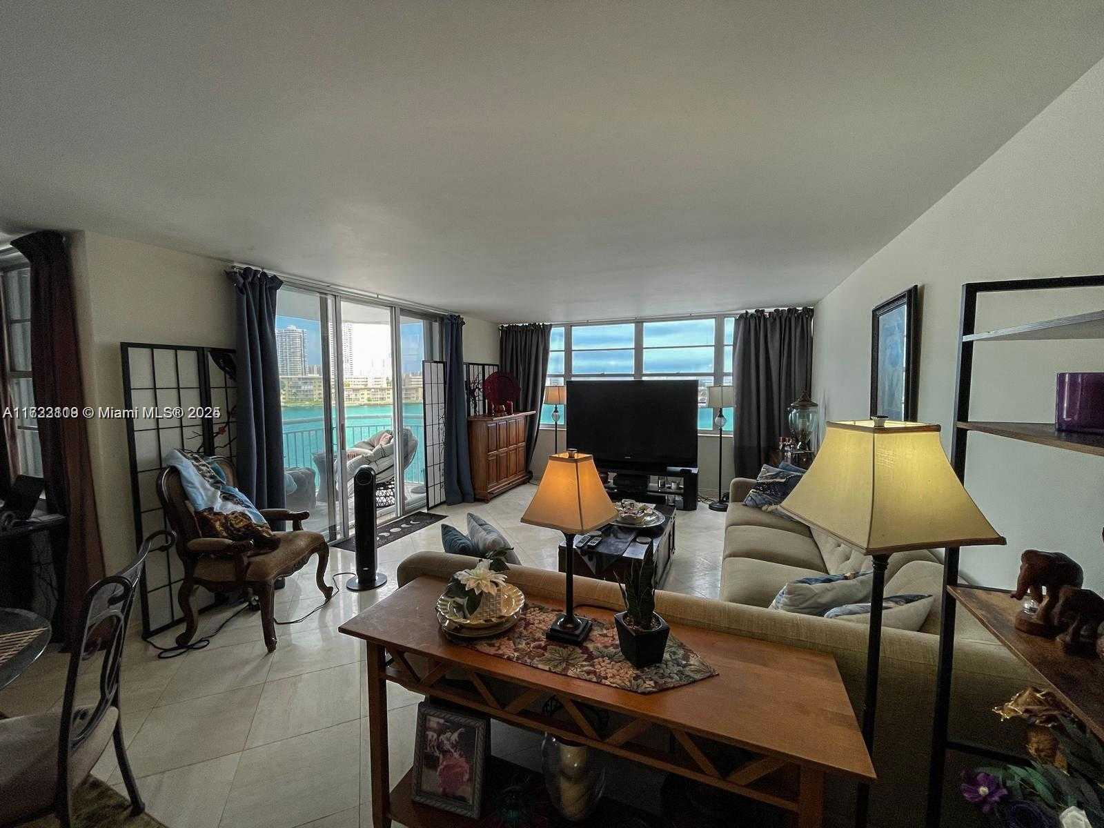 Small Image of 18081 BISCAYNE BLVD #505, Aventura Number 3
