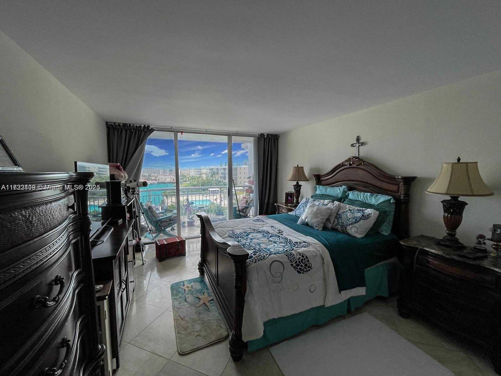 Small Image of 18081 BISCAYNE BLVD #505, Aventura Number 6