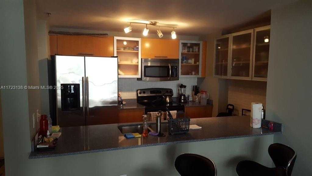 Small Image of 1200 BRICKELL BAY DR #2506, Miami Number 2