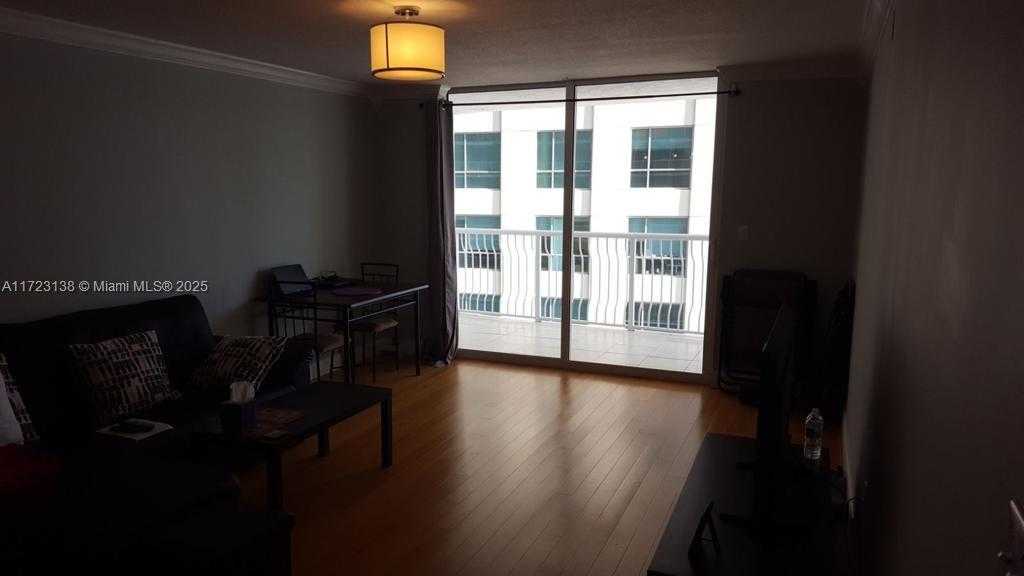 Small Image of 1200 BRICKELL BAY DR #2506, Miami Number 5