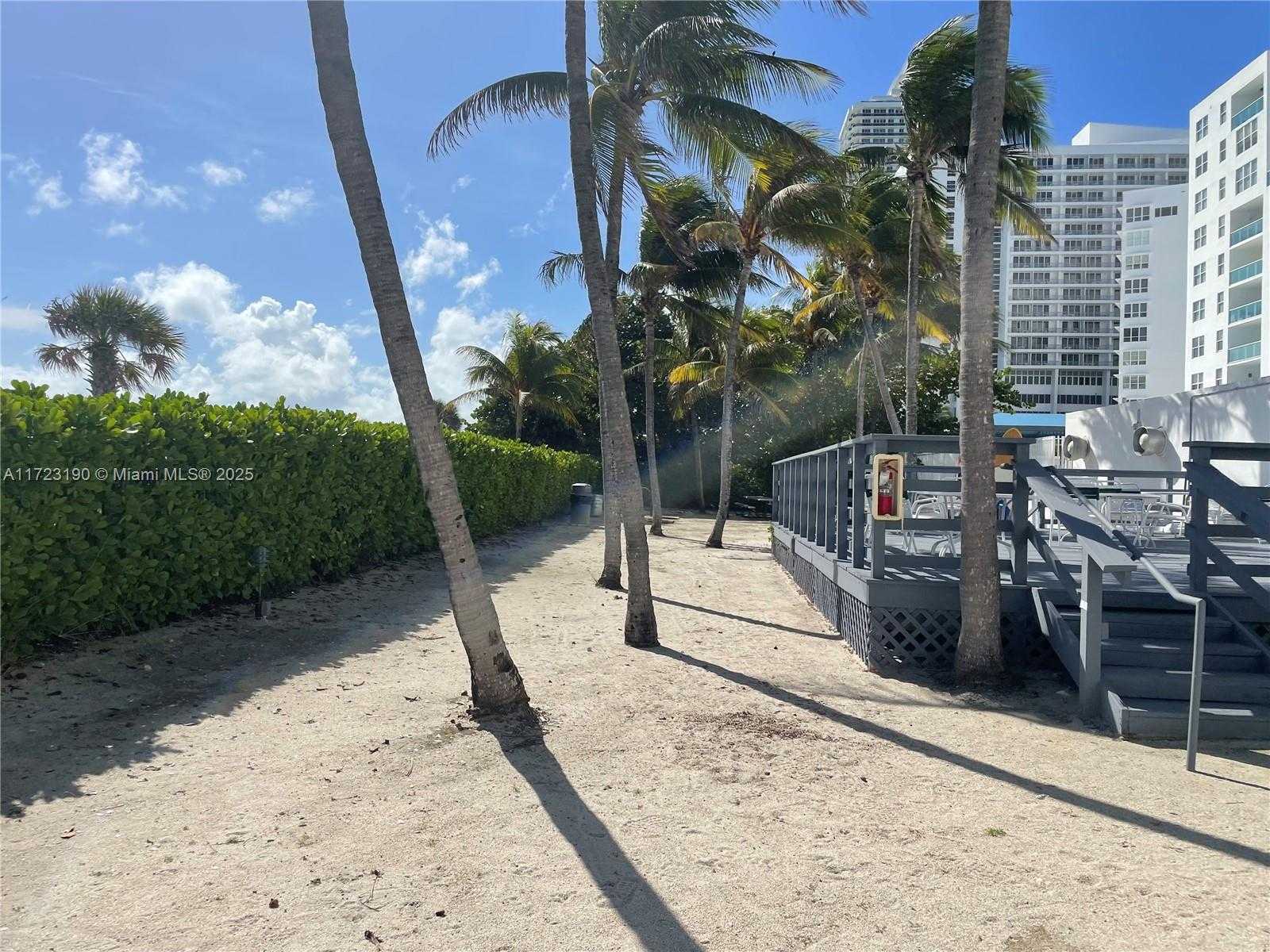 Small Image of 5005 Collins Ave, Miami Beach, FL 33140, USA Number 2