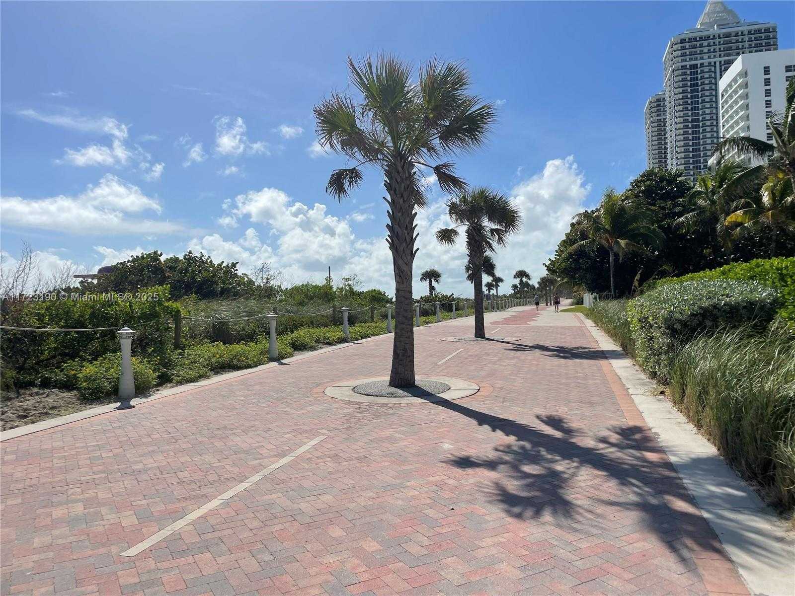 Small Image of 5005 Collins Ave, Miami Beach, FL 33140, USA Number 5