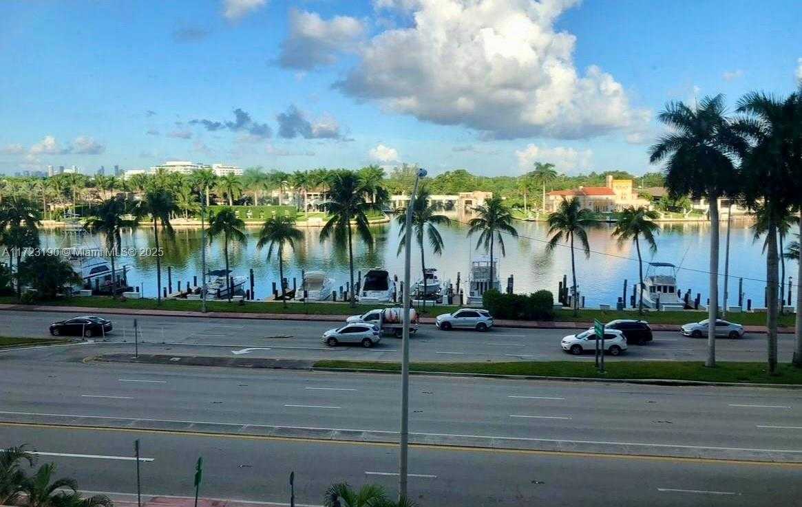 Small Image of 5005 Collins Ave, Miami Beach, FL 33140, USA Number 6