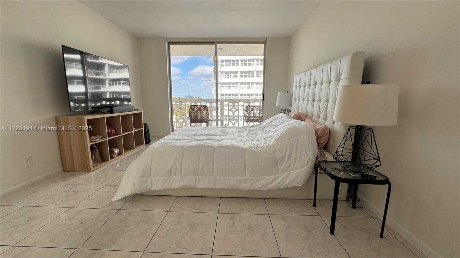 Small Image of 1825 SOUTH OCEAN DR #506, Hallandale Beach Number 12