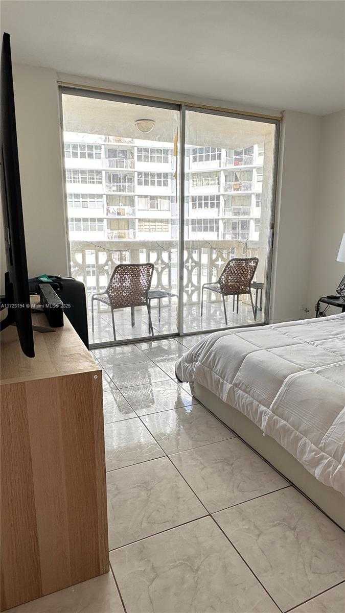 Small Image of 1825 SOUTH OCEAN DR #506, Hallandale Beach Number 16