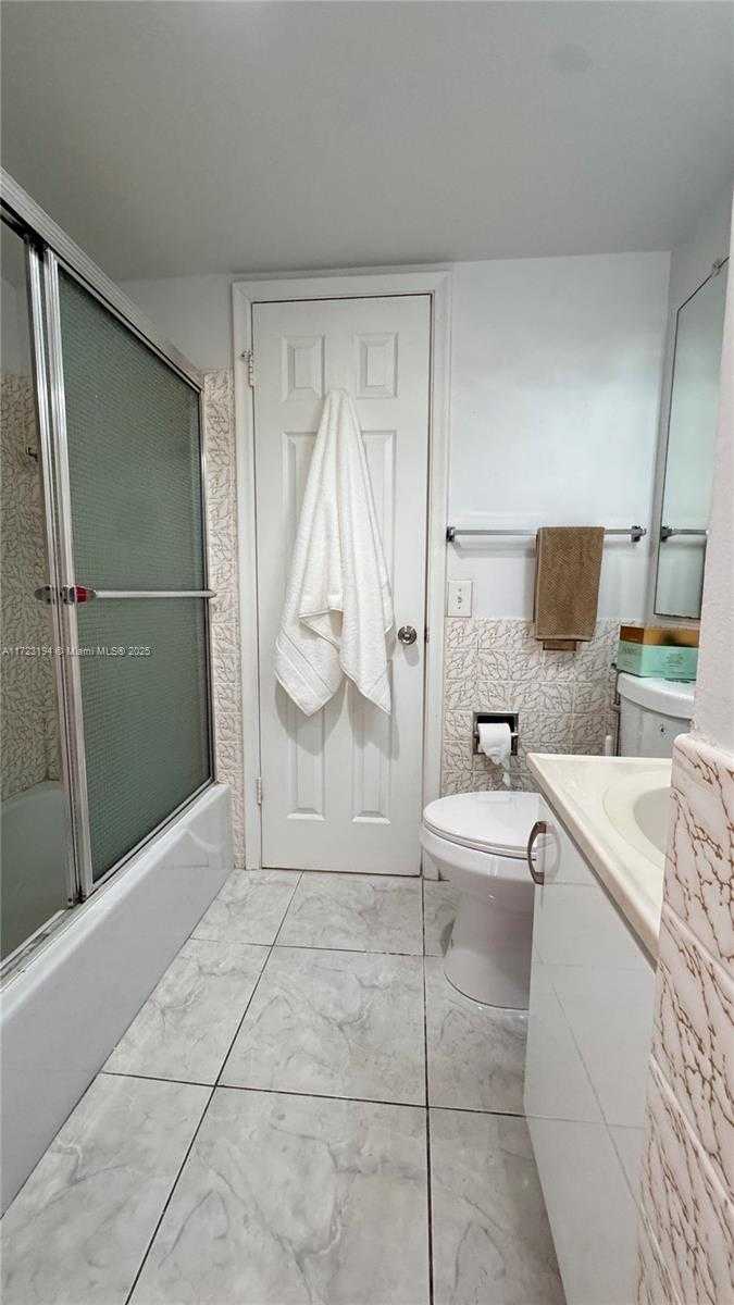 Small Image of 1825 SOUTH OCEAN DR #506, Hallandale Beach Number 19