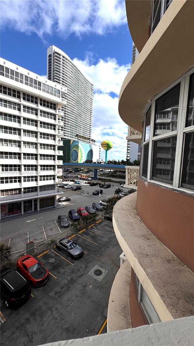 Small Image of 1825 SOUTH OCEAN DR #506, Hallandale Beach Number 21