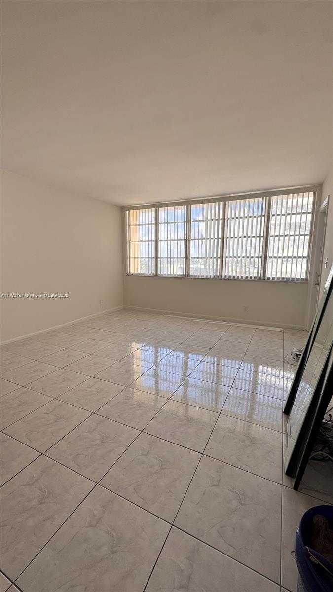 Small Image of 1825 SOUTH OCEAN DR #506, Hallandale Beach Number 25