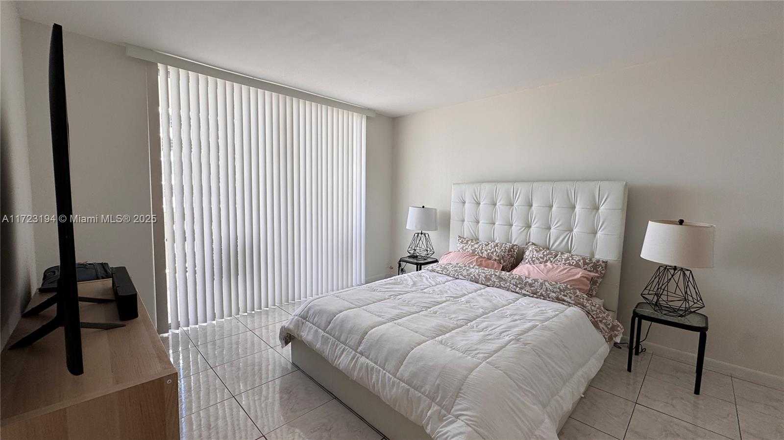 Small Image of 1825 SOUTH OCEAN DR #506, Hallandale Beach Number 26