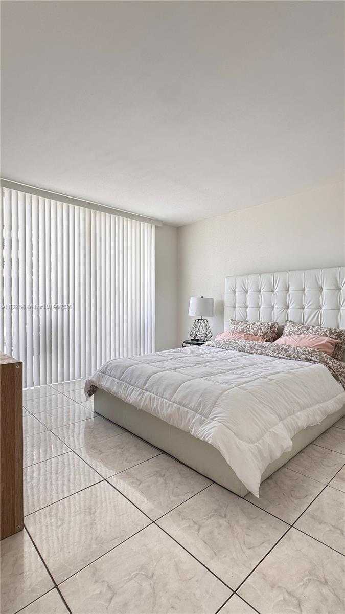 Small Image of 1825 SOUTH OCEAN DR #506, Hallandale Beach Number 30