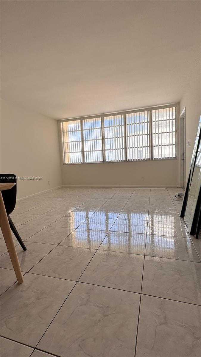 Small Image of 1825 SOUTH OCEAN DR #506, Hallandale Beach Number 31