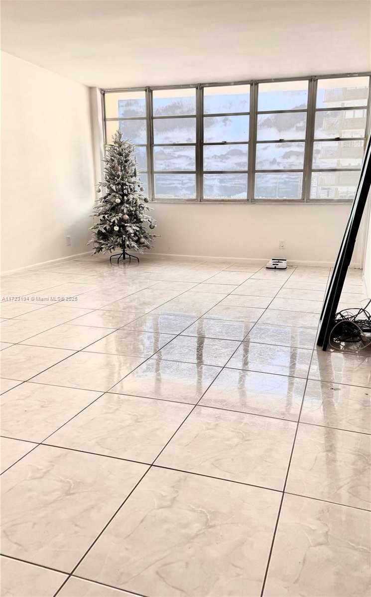 Small Image of 1825 SOUTH OCEAN DR #506, Hallandale Beach Number 5
