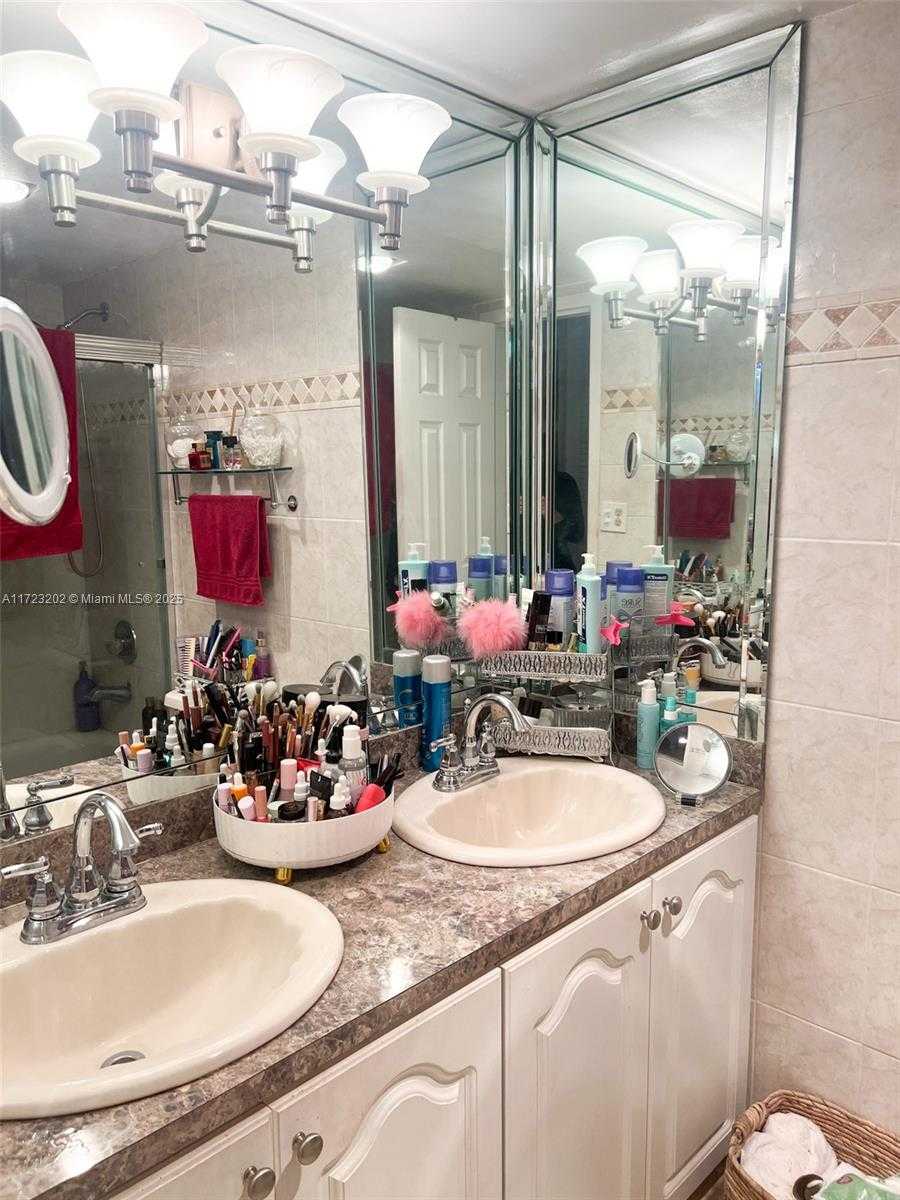 Small Image of 301 174TH ST #2201, Sunny Isles Beach Number 12