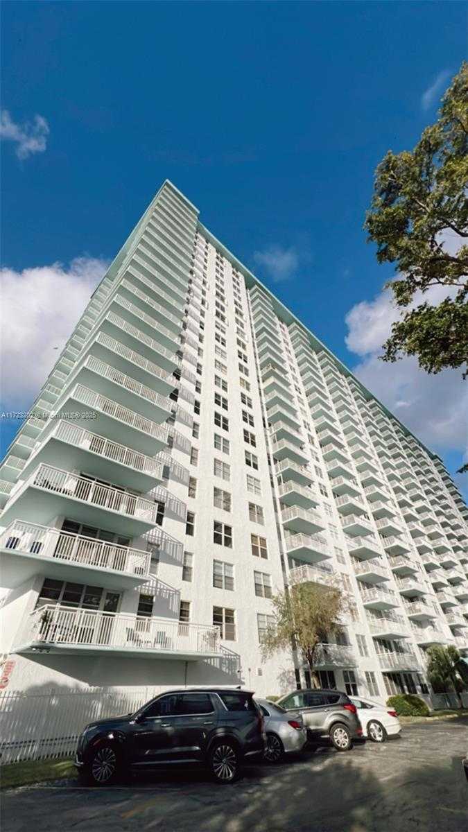 Small Image of 301 174TH ST #2201, Sunny Isles Beach Number 4