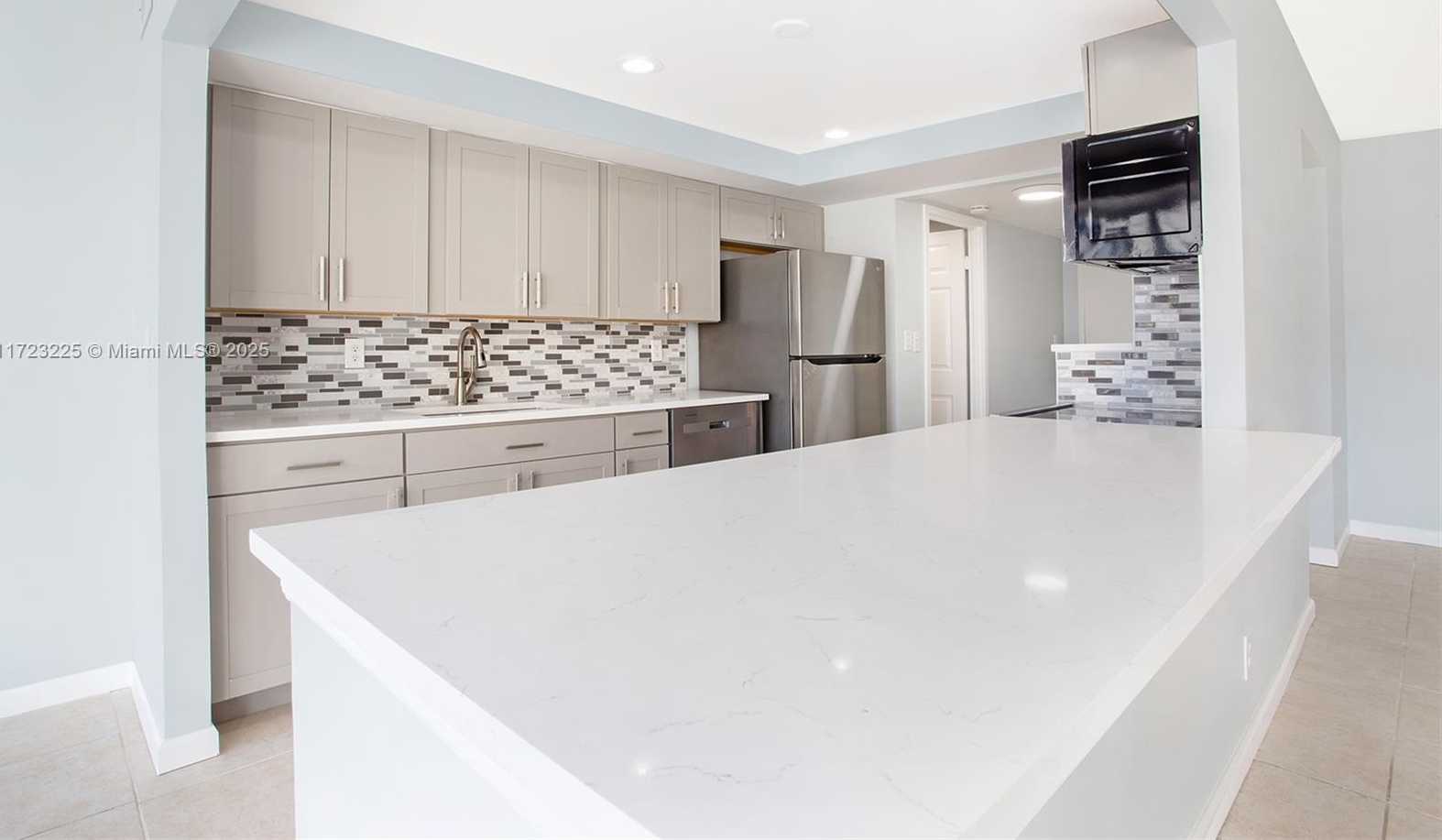 Small Image of 601 THREE ISLANDS BLVD #217, Hallandale Beach Number 2