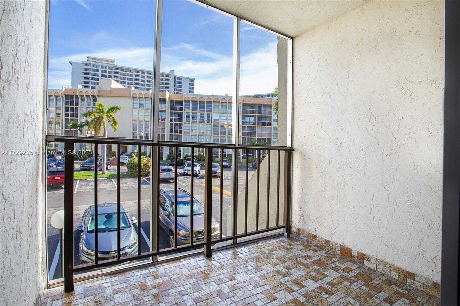 Small Image of 601 THREE ISLANDS BLVD #217, Hallandale Beach Number 23
