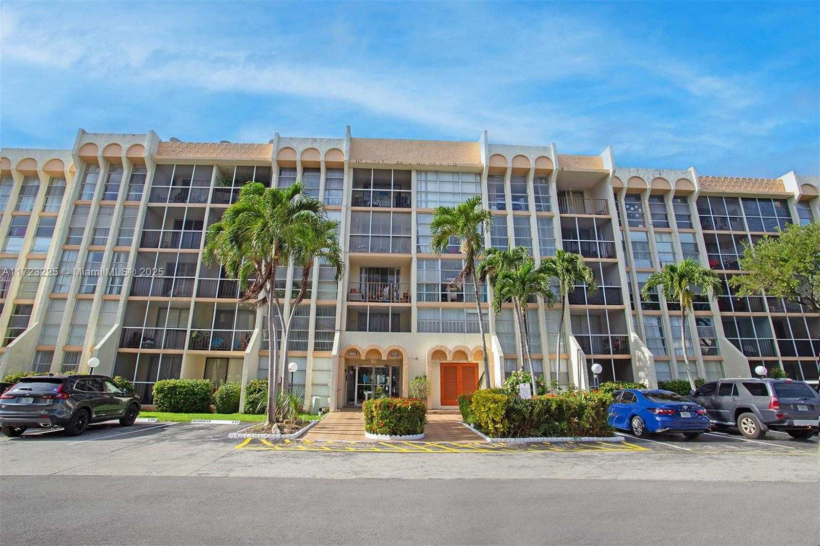 Small Image of 601 THREE ISLANDS BLVD #217, Hallandale Beach Number 29