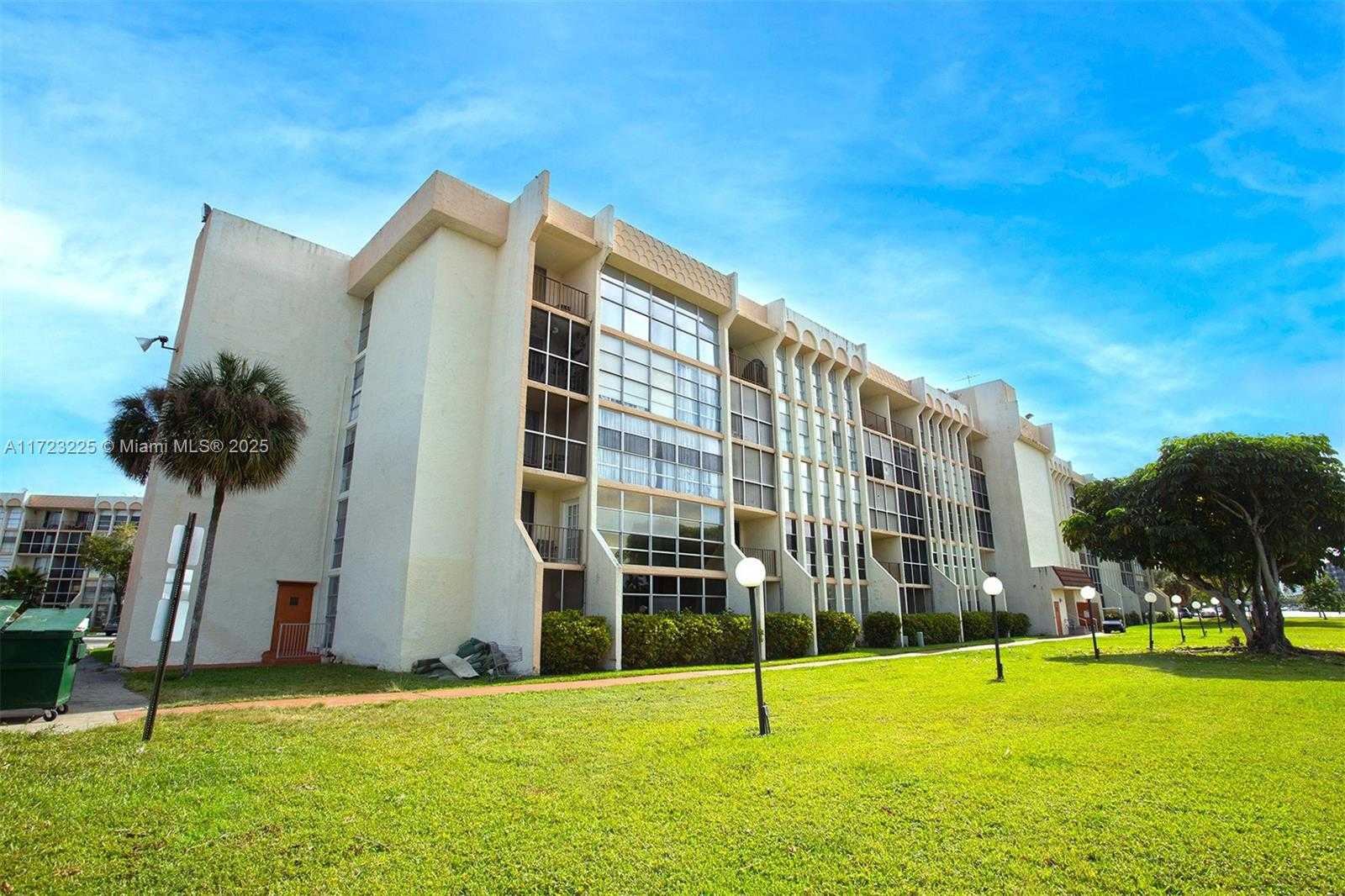 Small Image of 601 THREE ISLANDS BLVD #217, Hallandale Beach Number 33