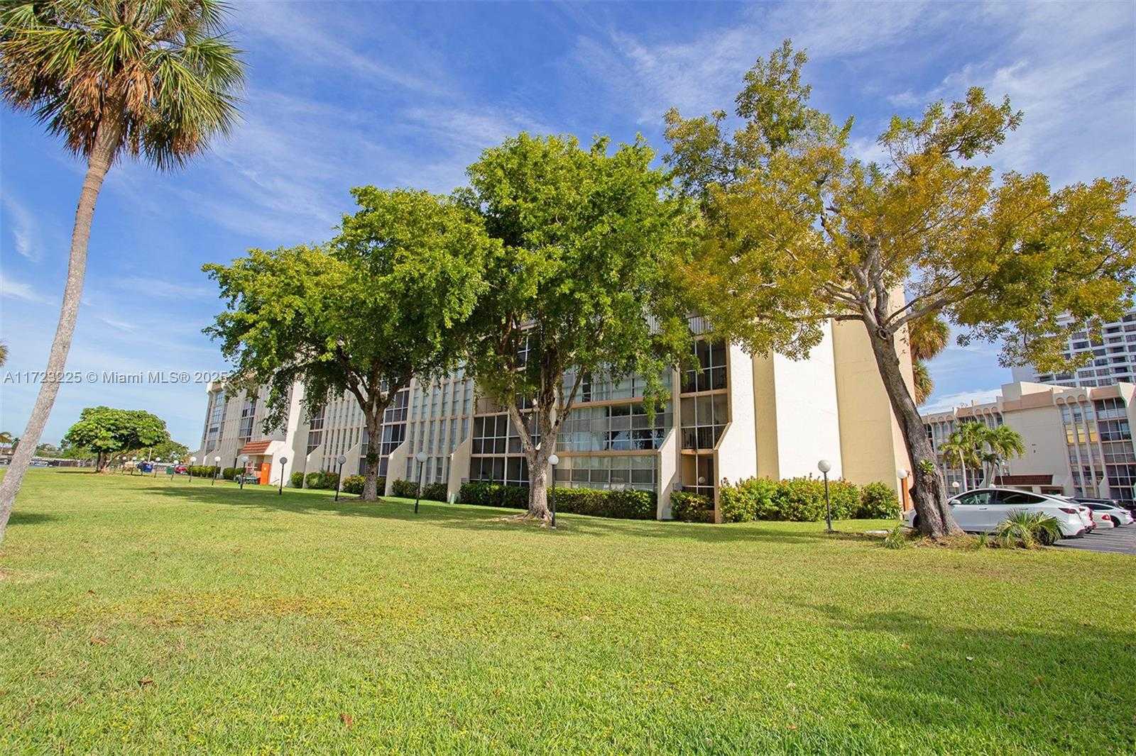 Small Image of 601 THREE ISLANDS BLVD #217, Hallandale Beach Number 34
