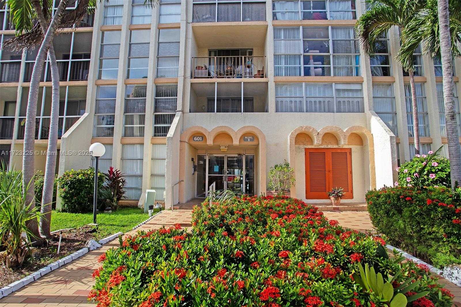 Small Image of 601 THREE ISLANDS BLVD #217, Hallandale Beach Number 40