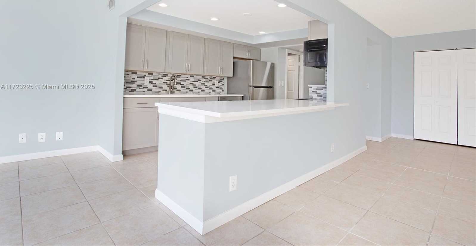 Small Image of 601 THREE ISLANDS BLVD #217, Hallandale Beach Number 6