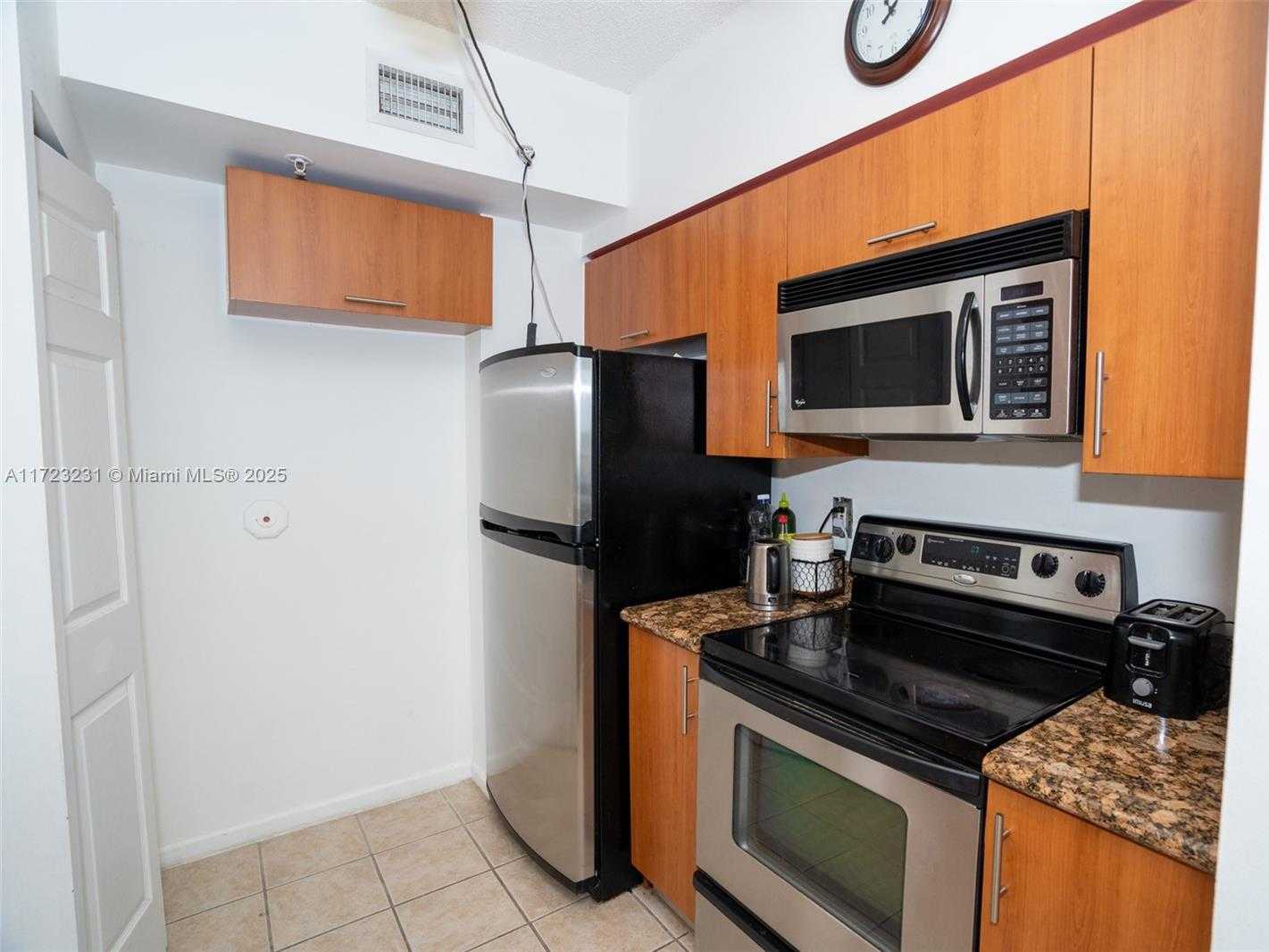 Small Image of 17100 NORTH BAY RD #1904, Sunny Isles Beach Number 15