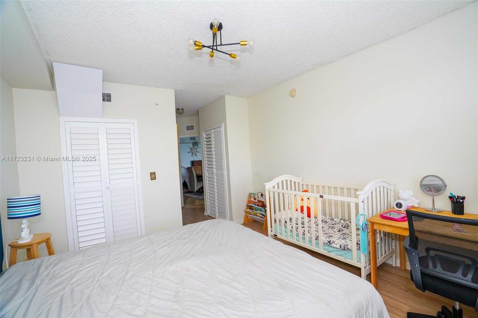 Small Image of 17100 NORTH BAY RD #1904, Sunny Isles Beach Number 24