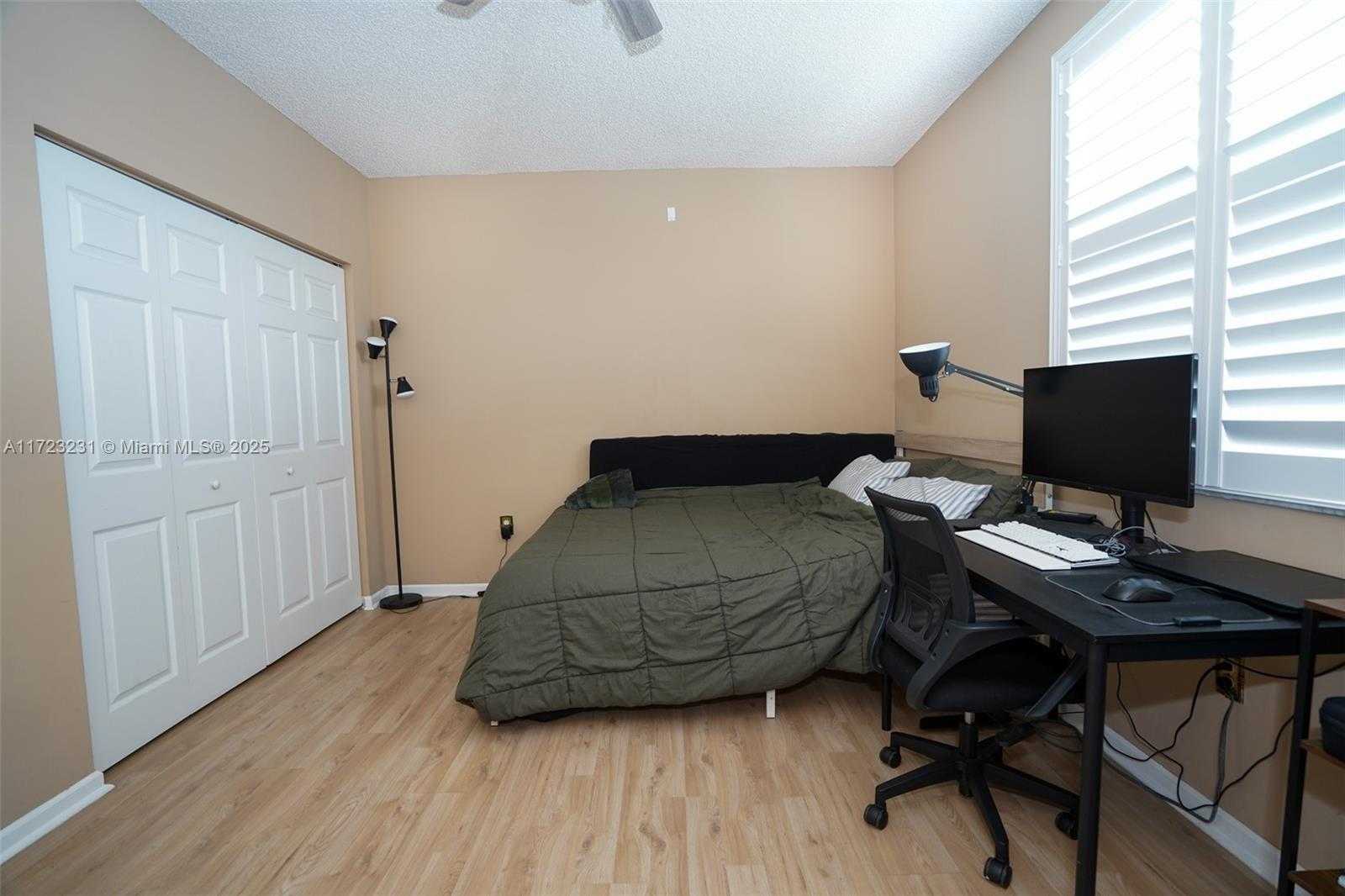 Small Image of 17100 NORTH BAY RD #1904, Sunny Isles Beach Number 26